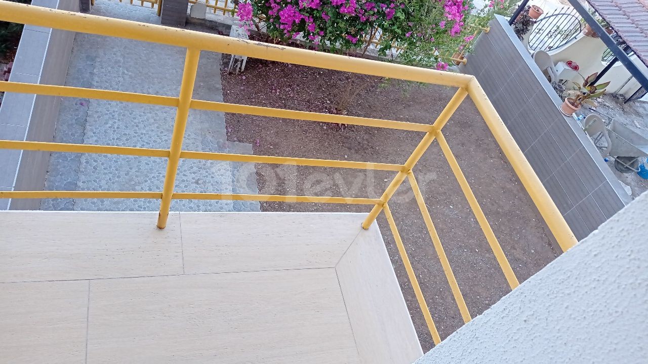 A 100 m2 (2 + 1) duplex detached commercial permit with a garden with a front and back garden in the Küçükkaymakli area is a product of the opportunity. ** 