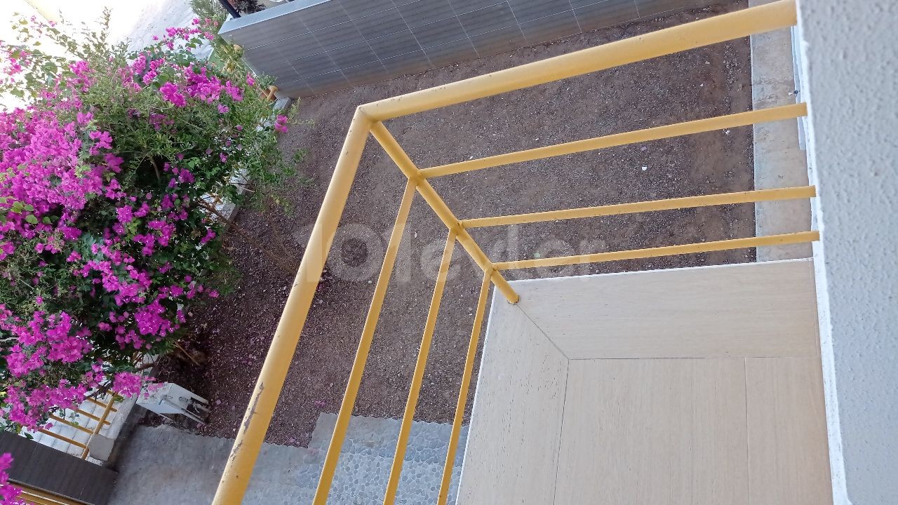 100 m2 (2+1) Maisonette mit Garten mit Vorder-und Hinterhof in kucukkaymakli Bereich freistehende kommerzielle Genehmigung Gelegenheit Produkt. ** 