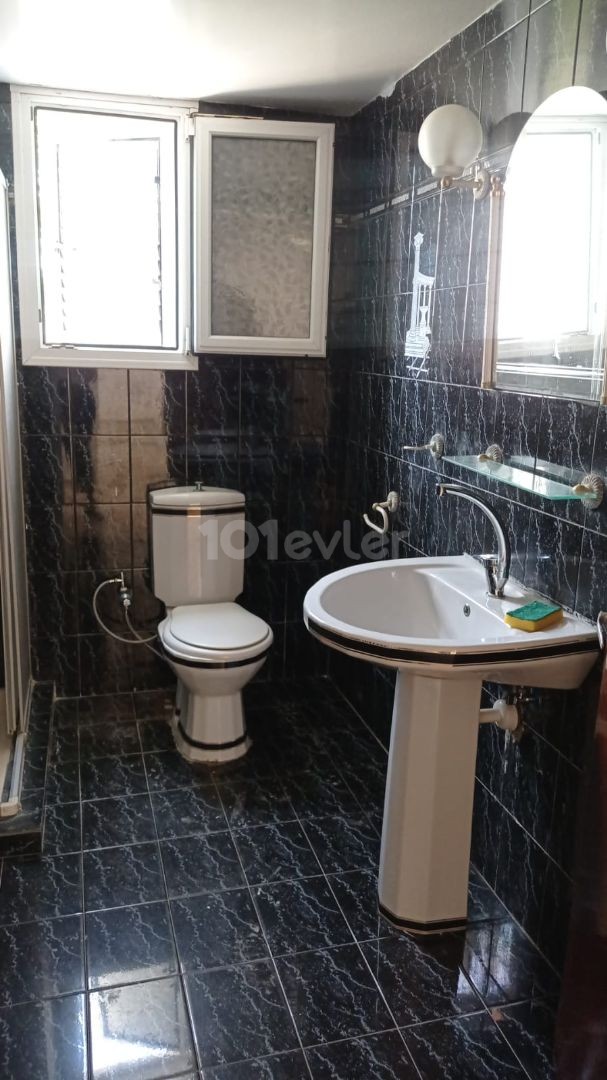 Detached House To Rent in Kızılbaş, Nicosia