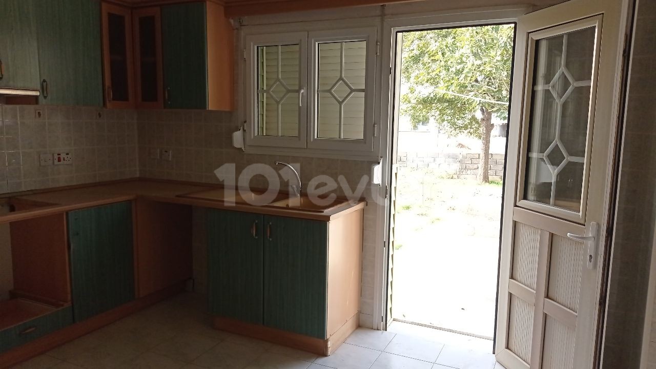 Detached House To Rent in Kızılbaş, Nicosia