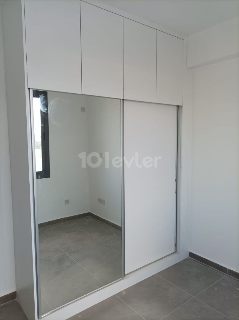 آپارتمان فرصت سرمایه گذاری در منطقه Küçük Kaymaklı با 2+1 آسانسور 90 متری پارکینگ سرپوشیده و روباز
