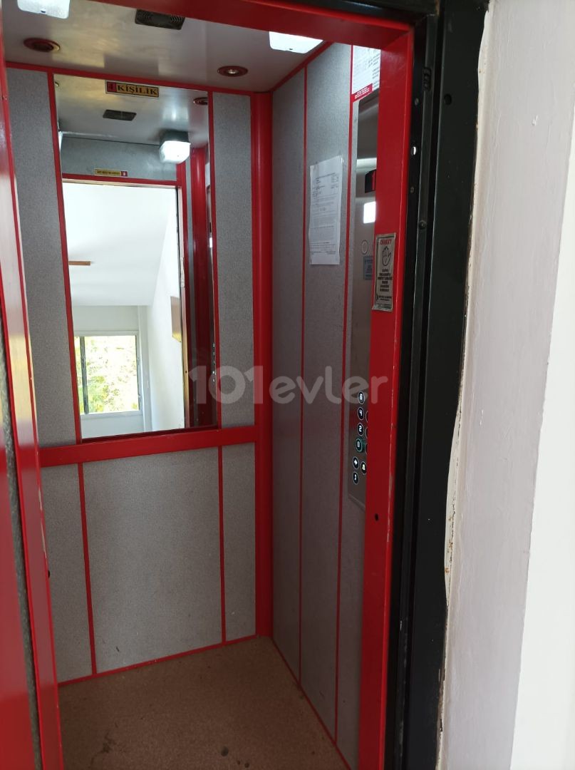 LARGE AND SPACIOUS FLAT FOR RENT WITH COMMERCIAL PERMIT IN A PERFECT LOCATION IN YENİŞEHİR, SUITABLE TO BE AN OFFICE, CLINIC, AND TRAINING CENTER WITH ELEVATOR.