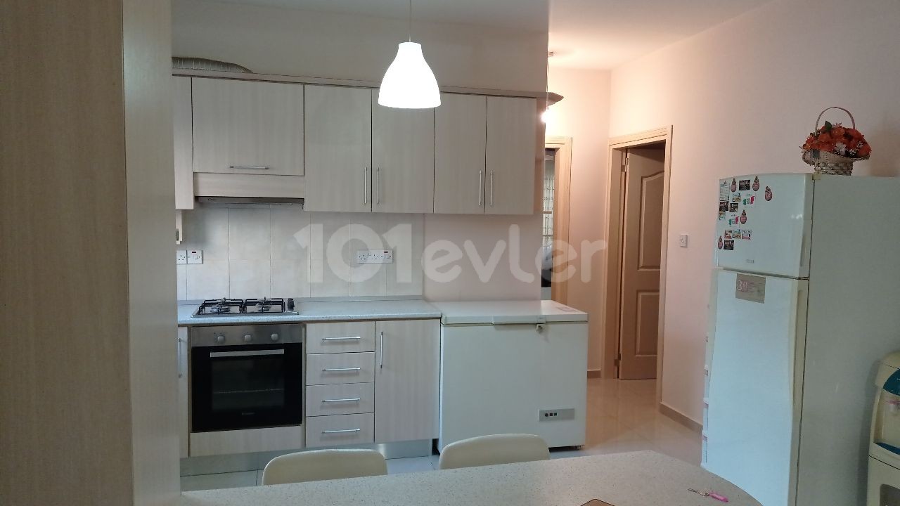 Gönyeli'de zemin kat merkezi konumda 2+1 kiralık  eşyalı daire 