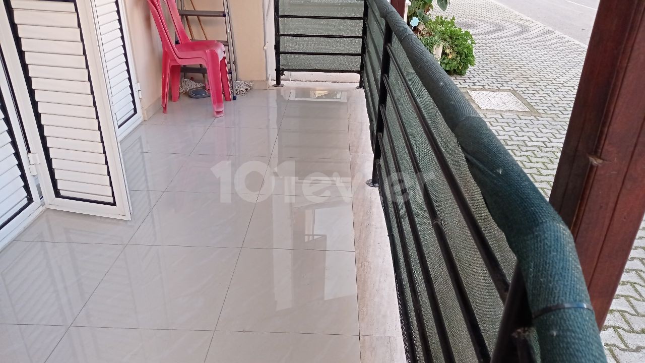 Ground floor, centrally located 2+1 furnished flat for rent in Gönyeli