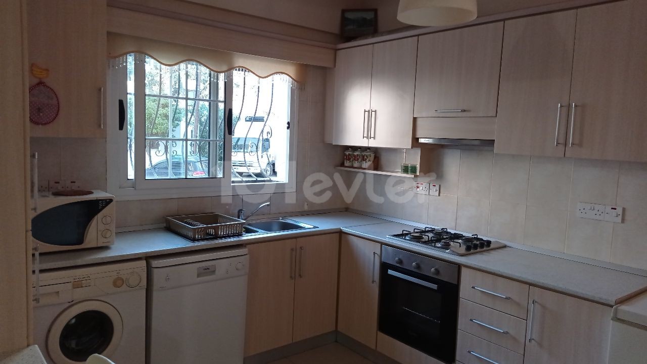 Ground floor, centrally located 2+1 furnished flat for rent in Gönyeli