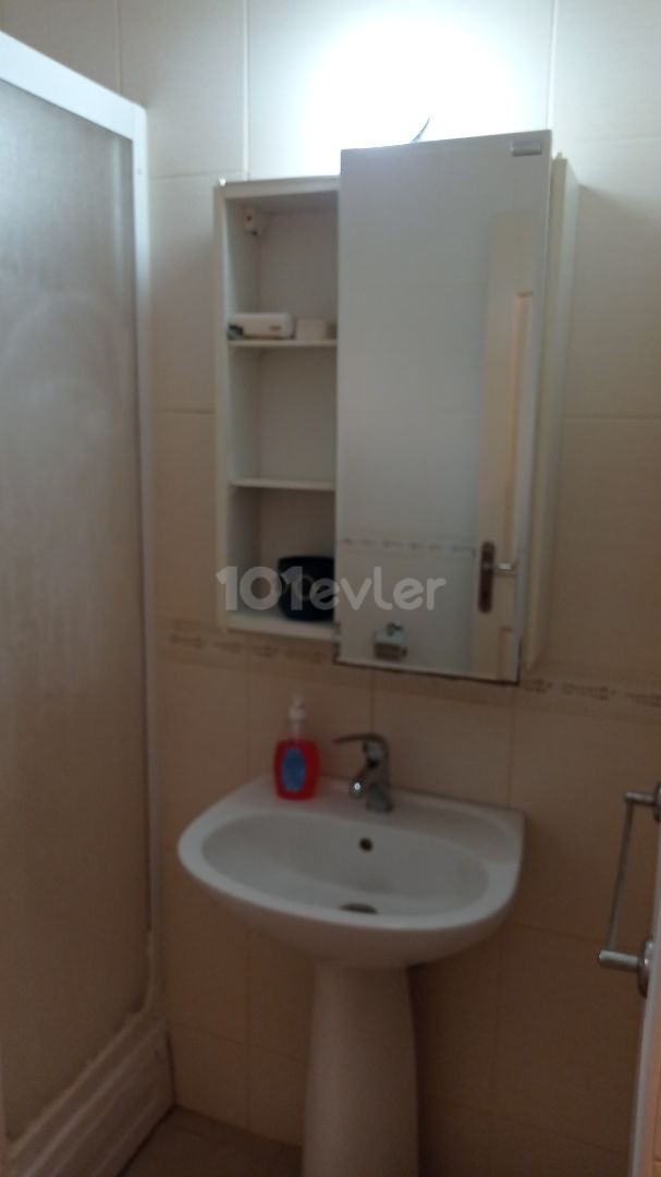 Ground floor, centrally located 2+1 furnished flat for rent in Gönyeli