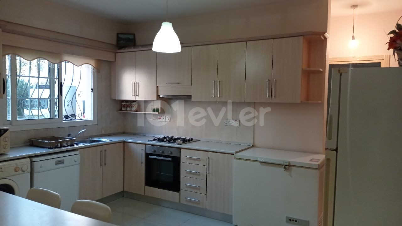 Ground floor, centrally located 2+1 furnished flat for rent in Gönyeli