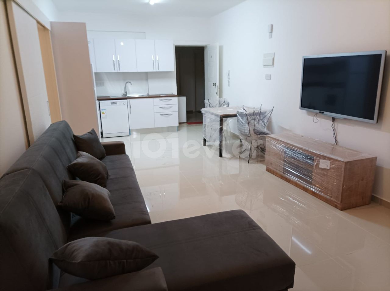 PERFECT NEW FURNISHED FLAT WITH BALCONY (2+1) 90M2 FOR RENT IN NEW BUILDING IN HAMİTKÖY