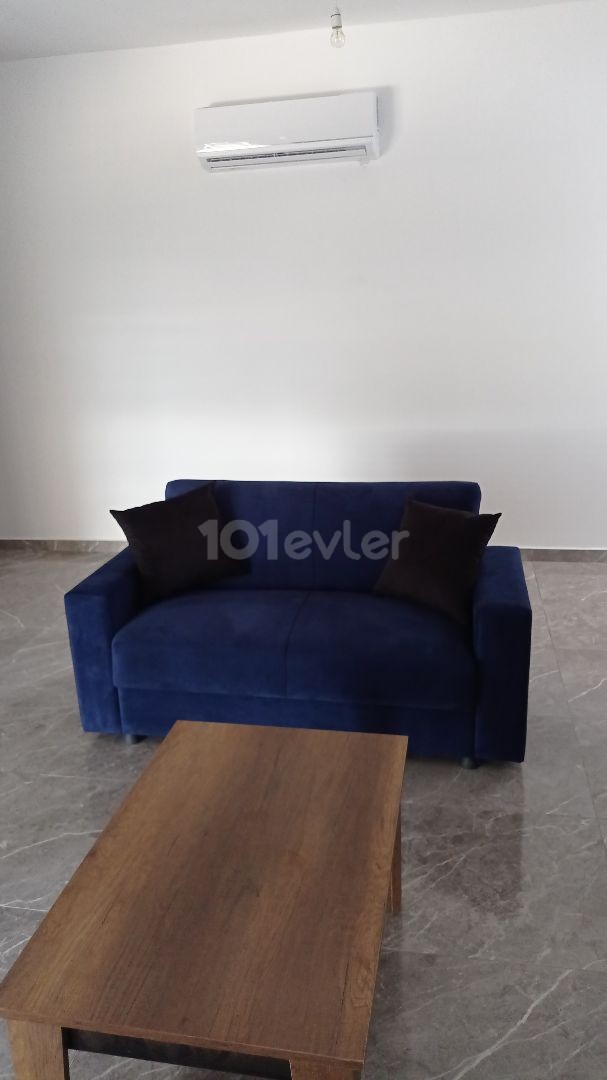 Opportunity flat for sale in a 1-year-old new building with ready tenants, centrally located in the Kızılbaş region, within walking distance of internal affairs and all ministries.