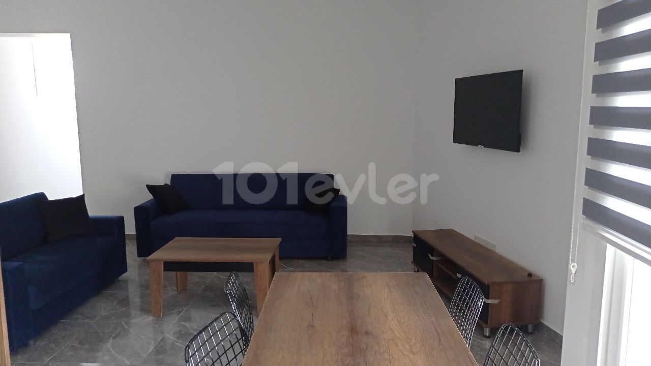 Opportunity flat for sale in a 1-year-old new building with ready tenants, centrally located in the Kızılbaş region, within walking distance of internal affairs and all ministries.