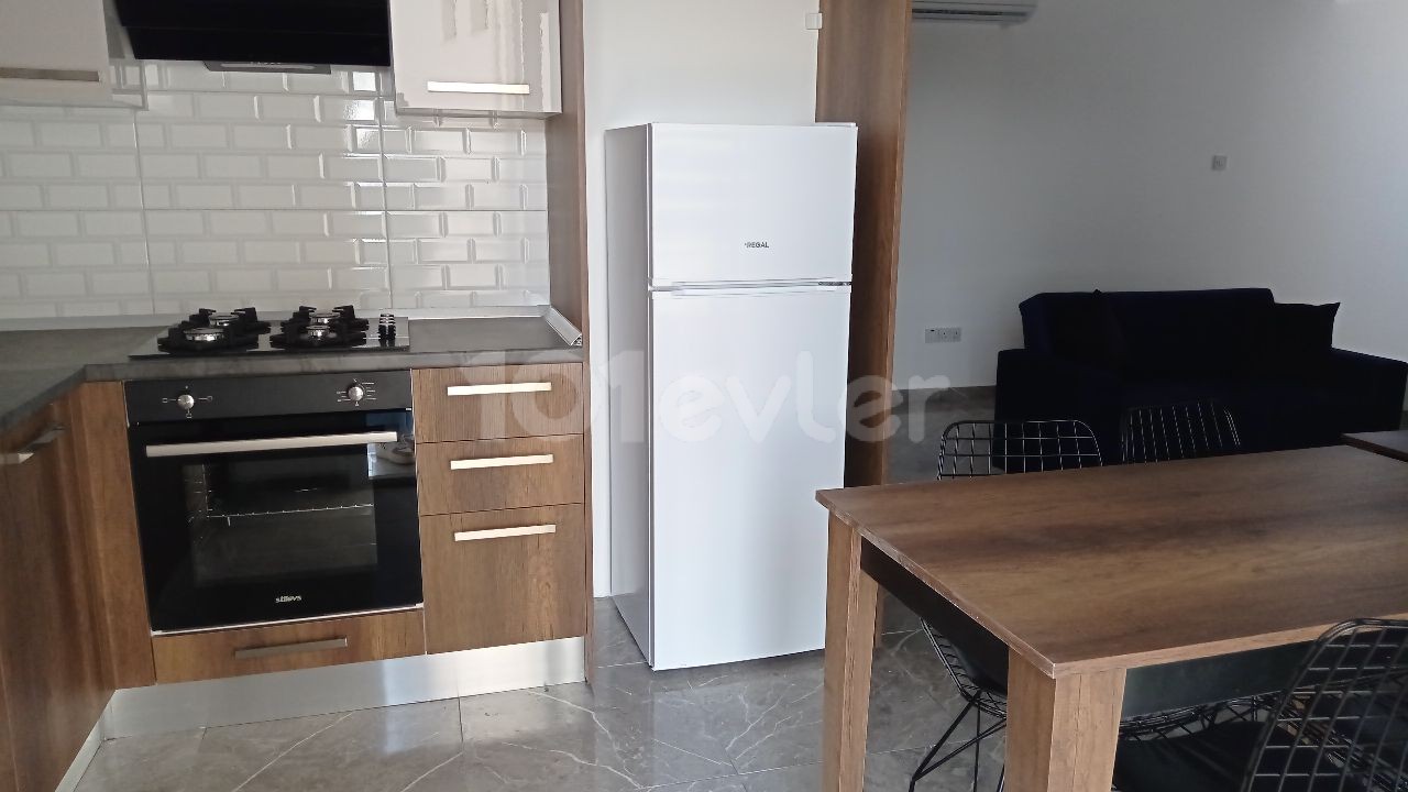 Opportunity flat for sale in a 1-year-old new building with ready tenants, centrally located in the Kızılbaş region, within walking distance of internal affairs and all ministries.