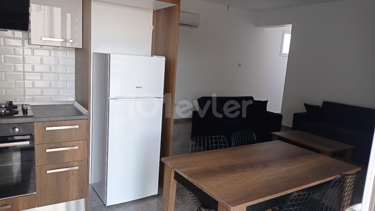 Opportunity flat for sale in a 1-year-old new building with ready tenants, centrally located in the Kızılbaş region, within walking distance of internal affairs and all ministries.