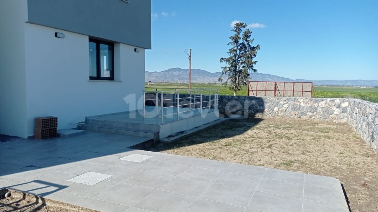 Flughafen 3 Min. Duplex-Haus Gaziköy-Nikosia