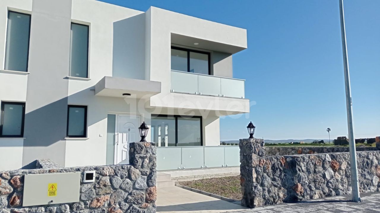 Flughafen 3 Min. Duplex-Haus Gaziköy-Nikosia