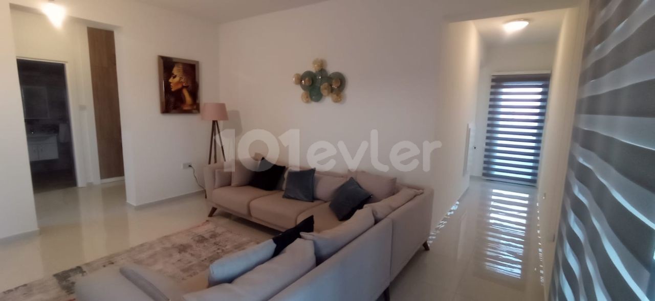 Yenişehir bölgesinde merkezi lokasyonda şık dizayn edilmiş , eşsiz manzaralı 2+1 eşyalı penthouse .