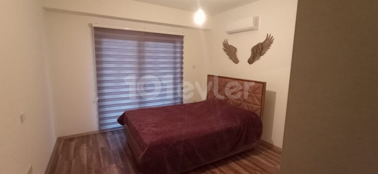 Yenişehir bölgesinde merkezi lokasyonda şık dizayn edilmiş , eşsiz manzaralı 2+1 eşyalı penthouse .