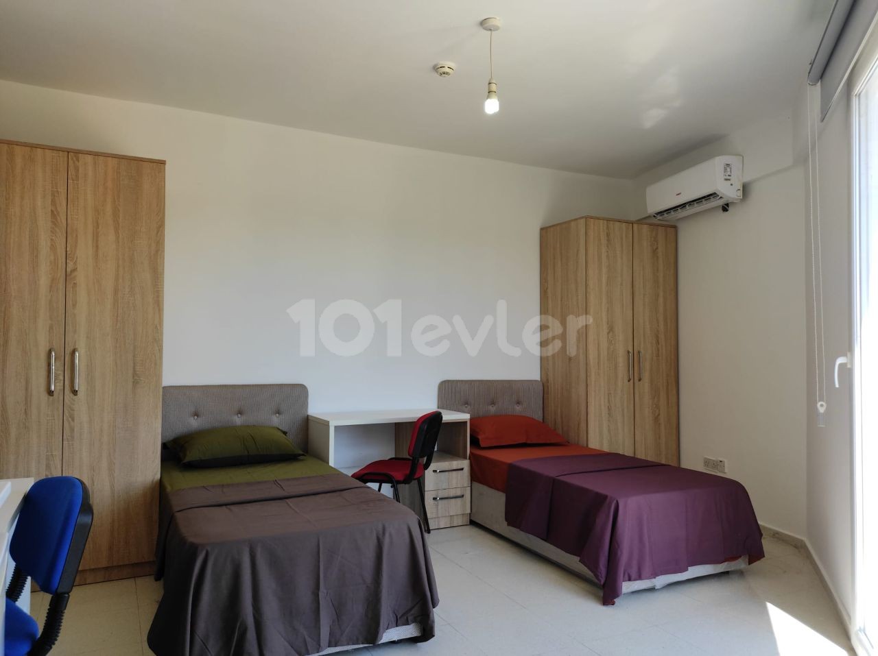 Otobüs duraklarına ve markete yürüme mesafesinde sadece kız öğrenci için kiralık studio 