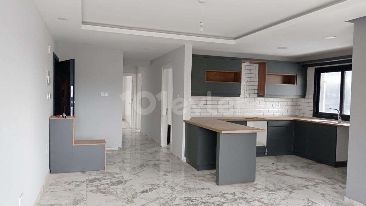 آپارتمان با طراحی عالی (3+1) 140 متر مربعی وسیع و جادار با مجوز تجاری در موقعیت عالی در GÖNYELİ LIMITED آپارتمان برای فروش