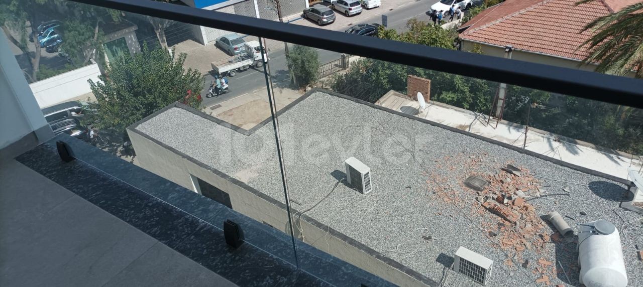 Yenişehir bölgesinde okullar yolunda kiralık 2+1 eşyalı daire 