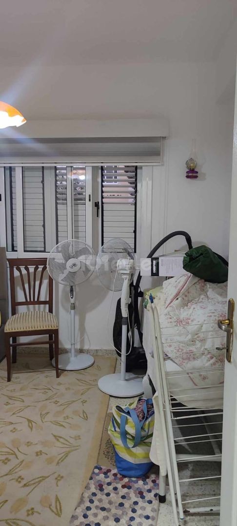 LARGE AND SPACIOUS (3+1) 130M2 TURKISH MADE, VERY AFFORDABLE PRICE FLAT FOR SALE, GROUND FLOOR WITH GARDEN, IN A PERFECT LOCATION IN KÜÇÜK KAYMAKLI.