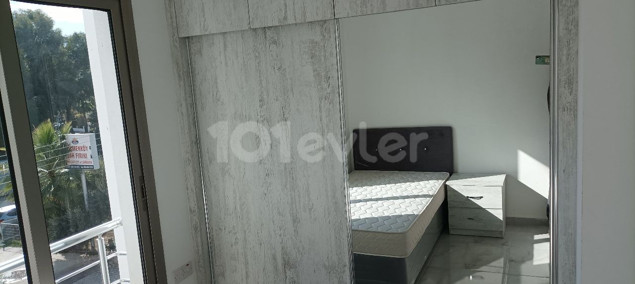 2+1 flat for rent in a central location in Yenikent