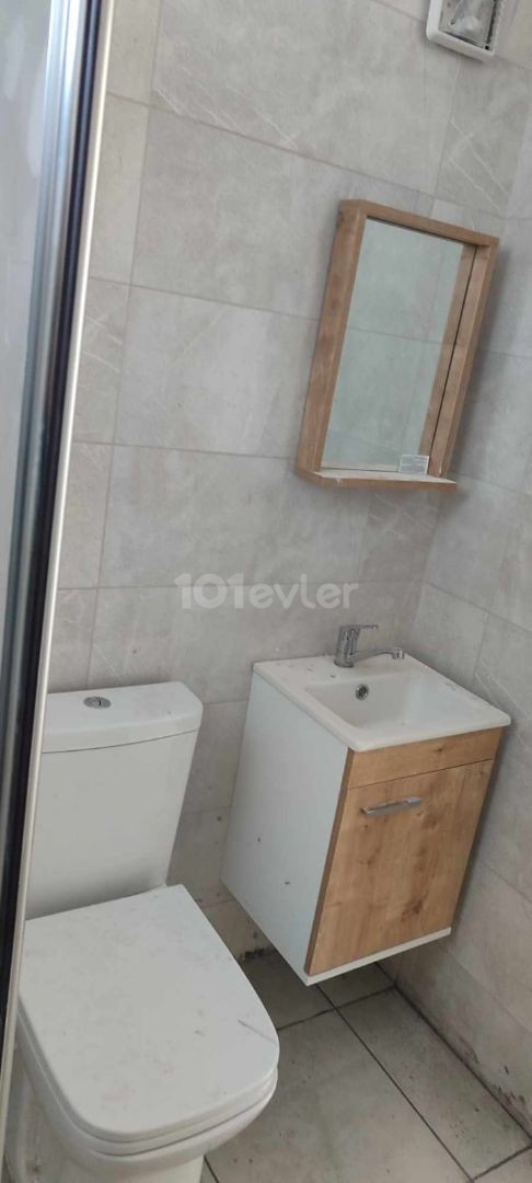 LEFKOŞANIN MERKEZİ YENİŞEHİRDE MÜKEMMEL LOKASYONDA YENİ BİTMİŞ EŞYASIZ KİRALIK ASANSÖRLÜ VE OTOPARKLI APARTMAN DAİRELERİ.