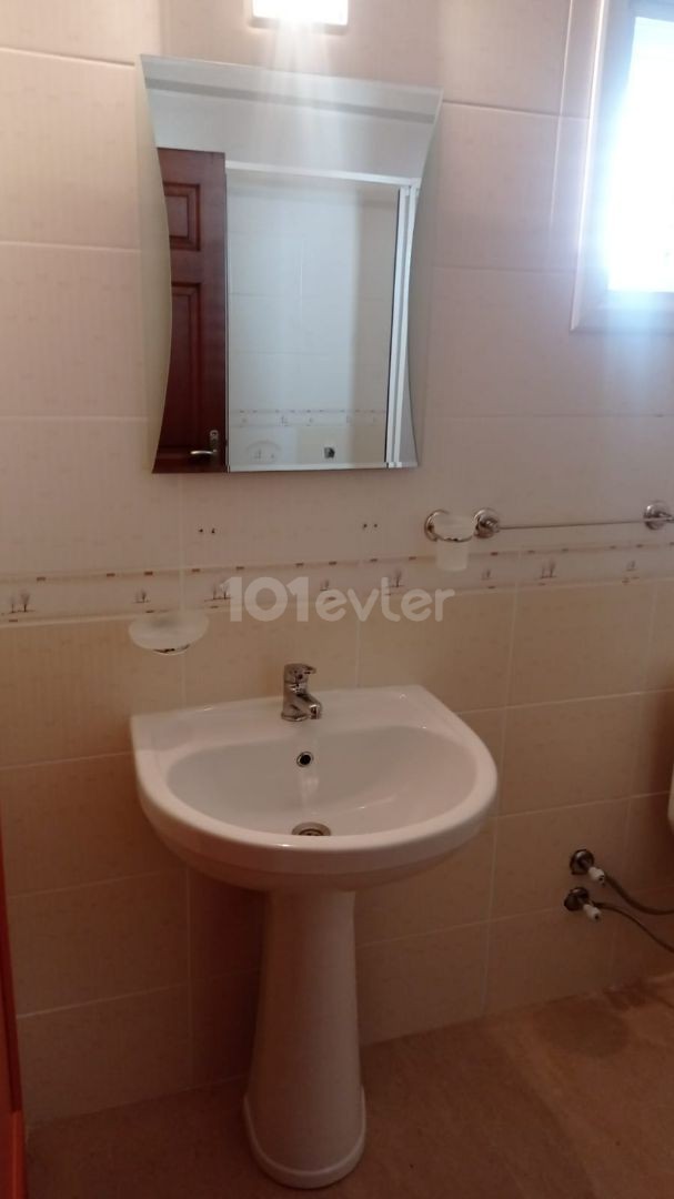 Gönyeli'de 3+1 sessiz ve huzurlu bir ortamda kiralık ikiz villa