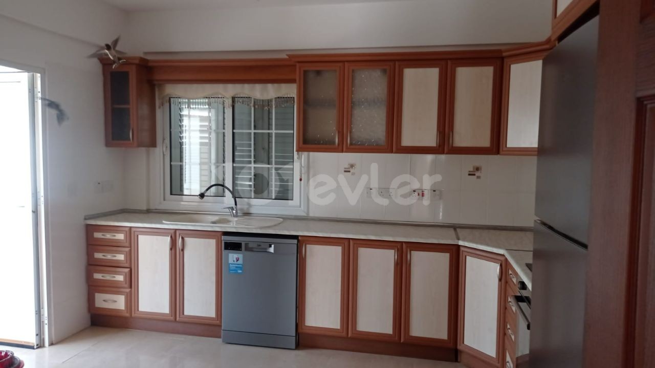 3+1 semi-detached villa for rent in a quiet and peaceful environment in Gönyeli