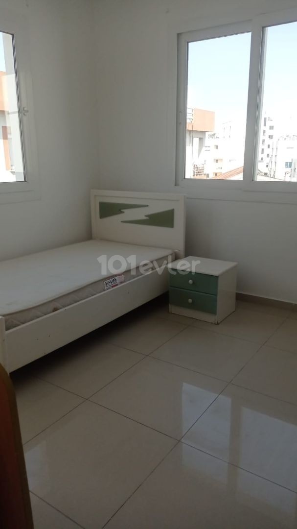 Gönyeli merkezde kiralık 2+1 daire