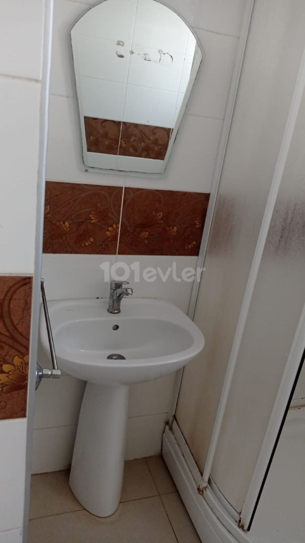 Gönyeli merkezde kiralık 2+1 daire