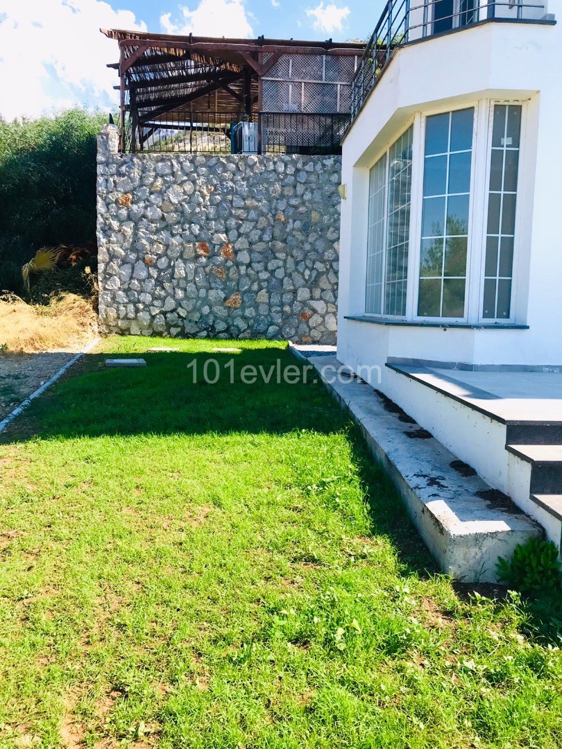 Villa For Sale in Çatalköy, Kyrenia