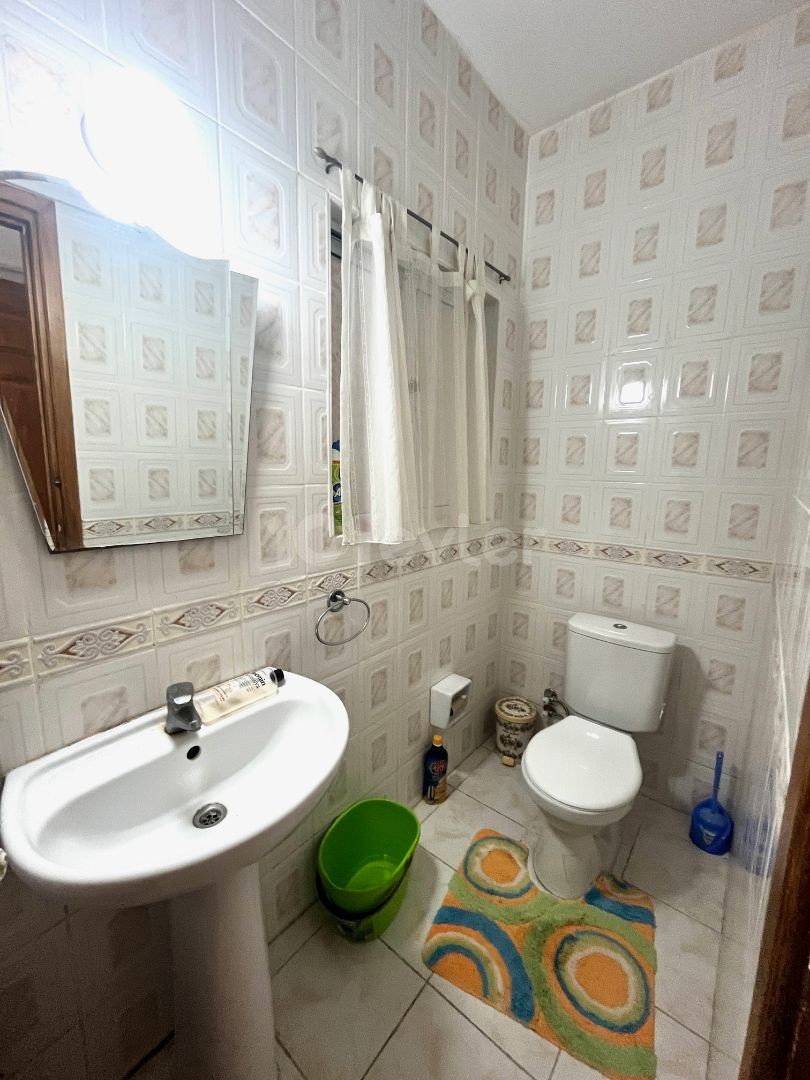 CENTRAL KYRENIA , SPECIOUS GARDEN FLAT 3+1, 135M2, OPPOSITE GREEN AREA , WELL LOOKED AFTER , CLOSE TO ALL AMENITIES 