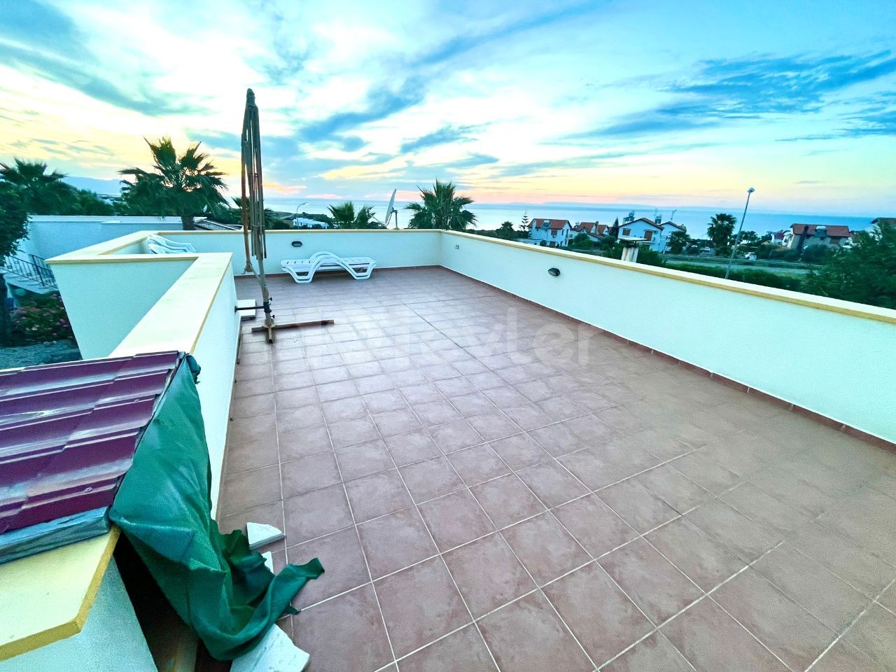 GİRNE ESENTEPE - SCHÖNER FREISTEHENDER BUNGALOV MIT DACHTERRASSE UND MEERBLICK