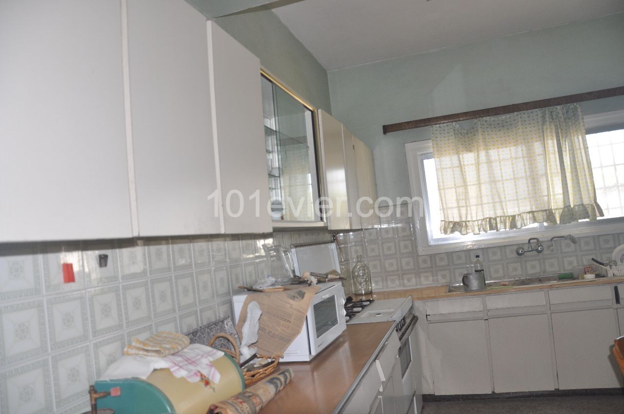 3+2 200 M2 Wohnung mit Garten in ALAYKÖY ** 