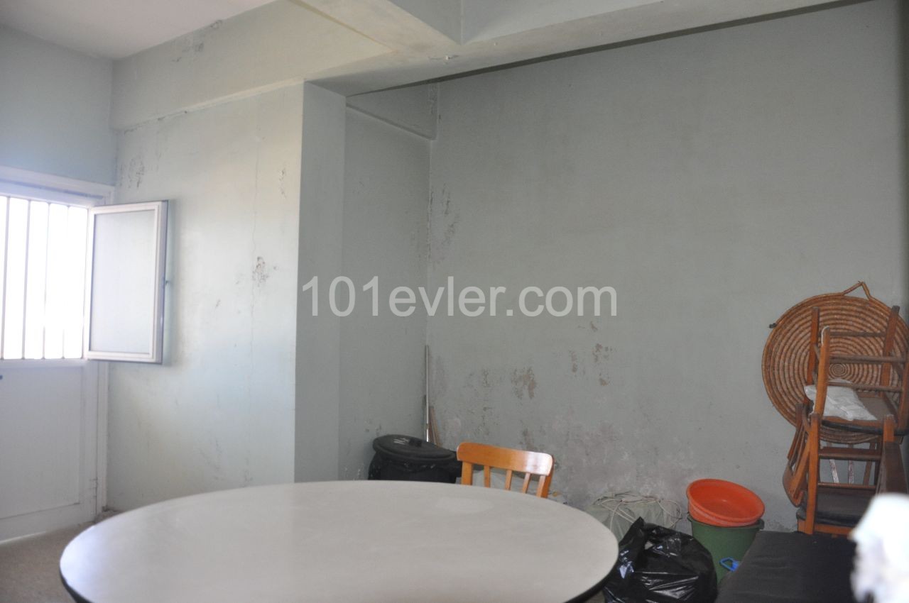 3+2 200 M2 Wohnung mit Garten in ALAYKÖY ** 