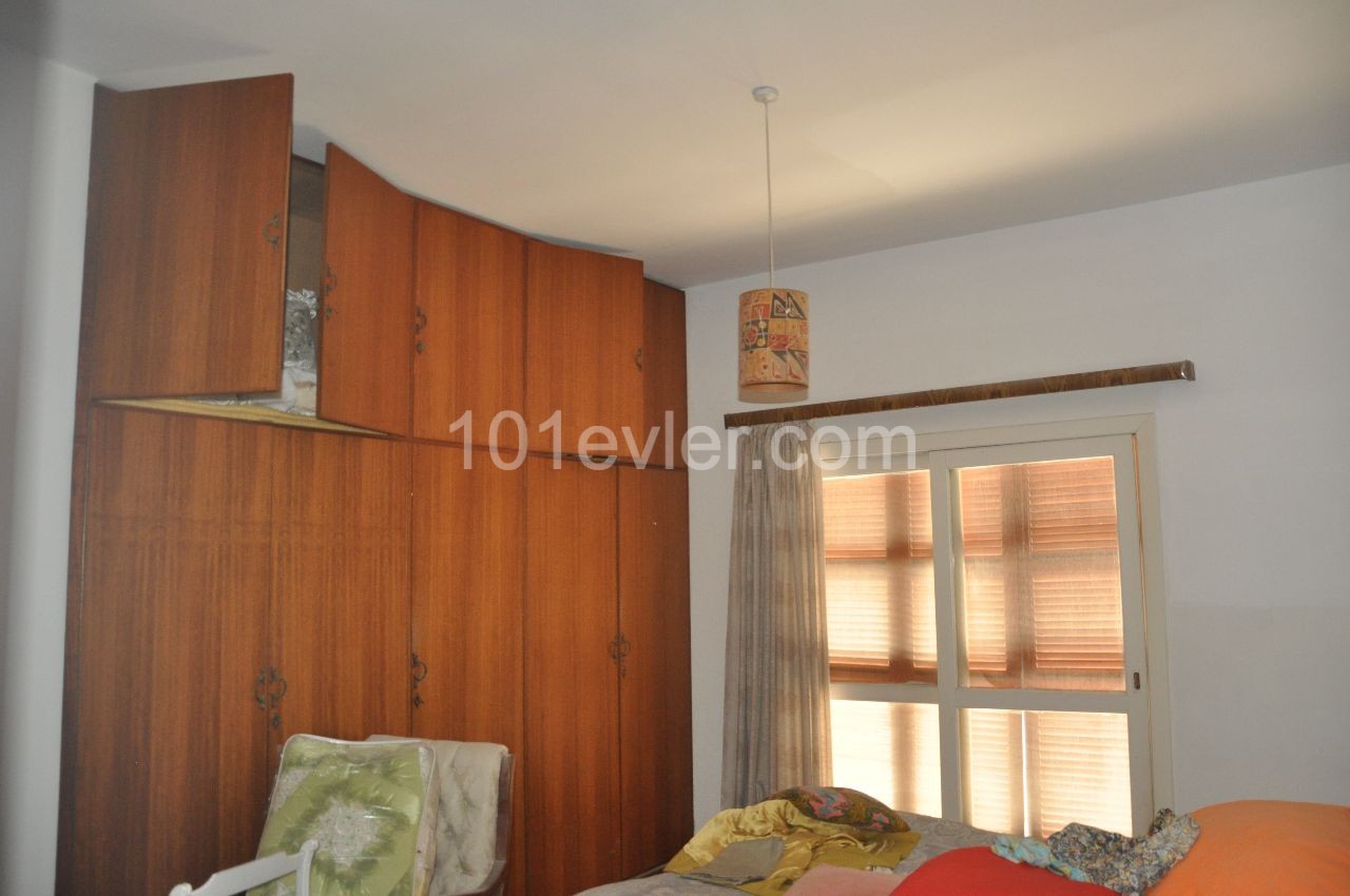 3 + 2 200 M2 APARTMENT WITH GARDEN IN ALAYKOY ** 