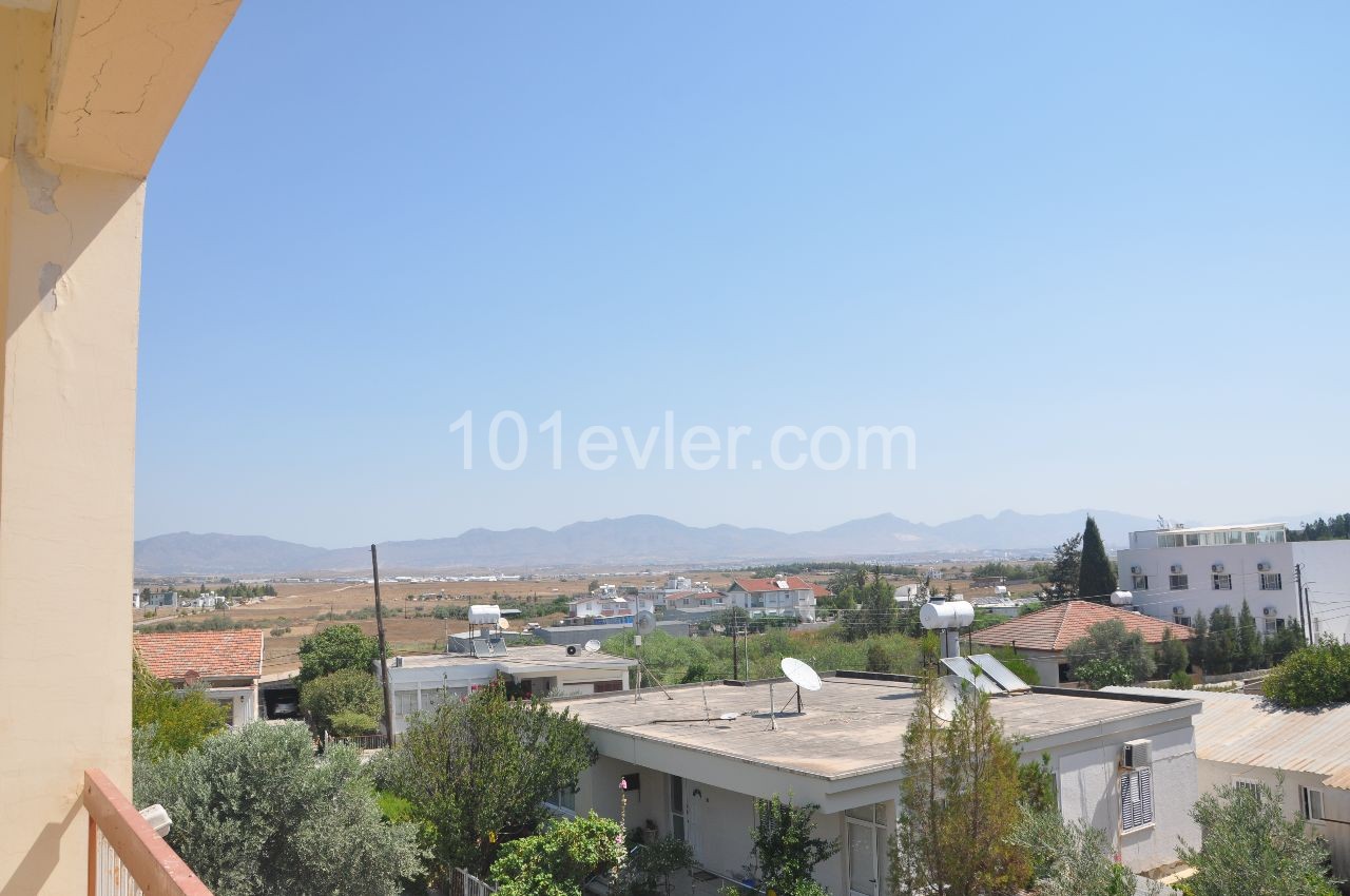 3 + 2 200 M2 APARTMENT WITH GARDEN IN ALAYKOY ** 