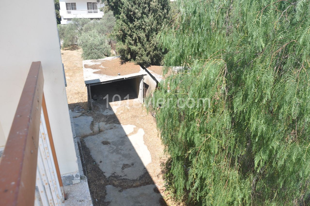 3 + 2 200 M2 APARTMENT WITH GARDEN IN ALAYKOY ** 