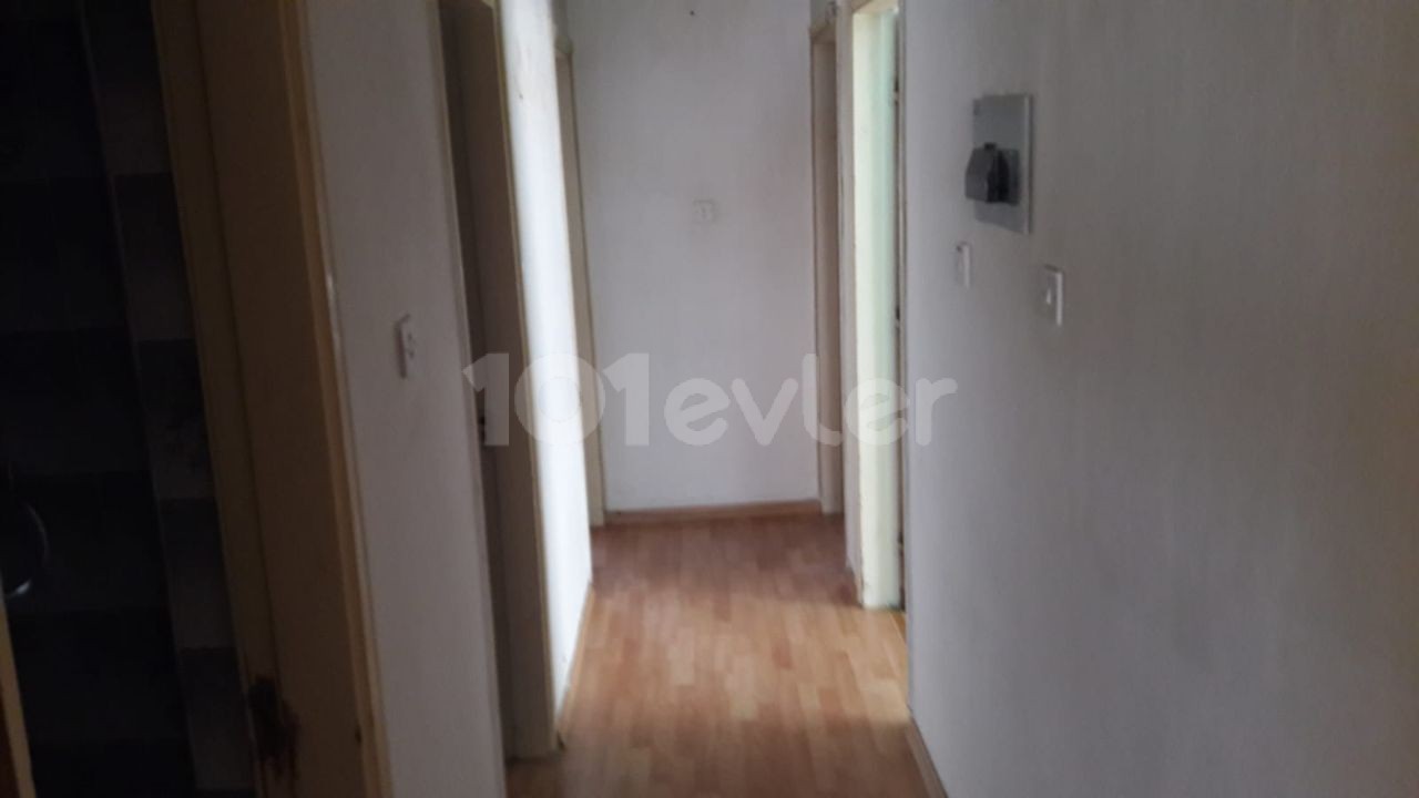 138 m2 3+1 48500 stgye Wohnung in Ortakoy 