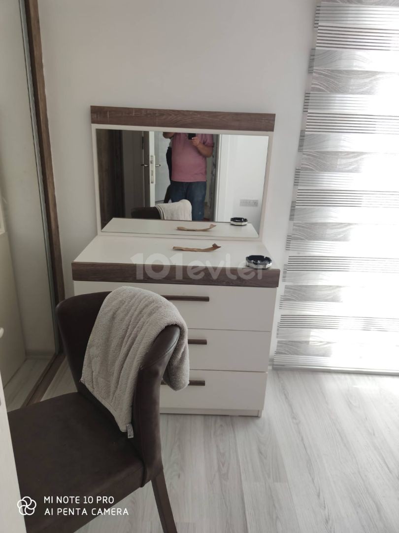 Hamitkoyde muhteşem lokasyonda 120 m2 3+1 direk üstü 1 katta 5 yıllık daire 