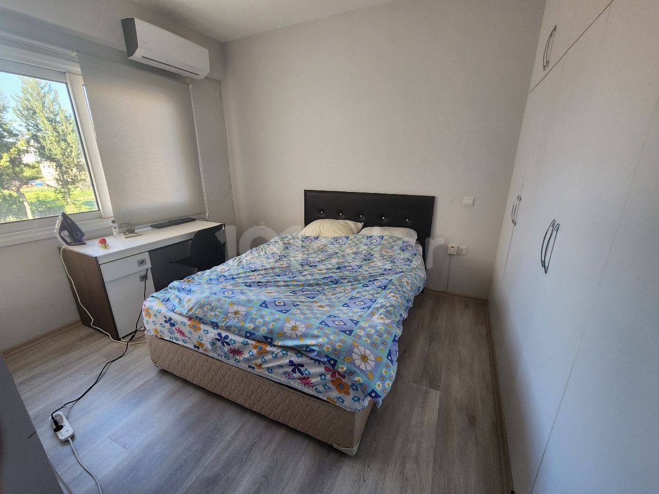 90 m2 2+1 voll möblierte 5 Jahre alte Mezzanine-Wohnung im 3. Stock in wunderschöner Lage in Kizilbasta, in einer Gegend mit hohen Mieteinnahmen