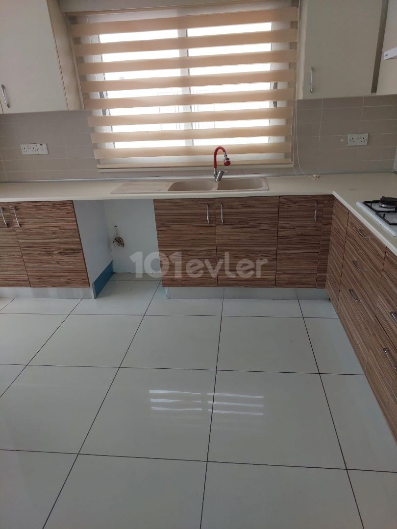 3+1 lux 2nd floor flat for rent next to Baris Manco park