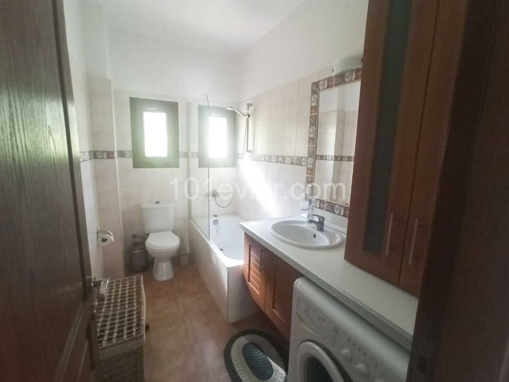 Karmi de kiralık 3+1 villa site içersinde havuzlu