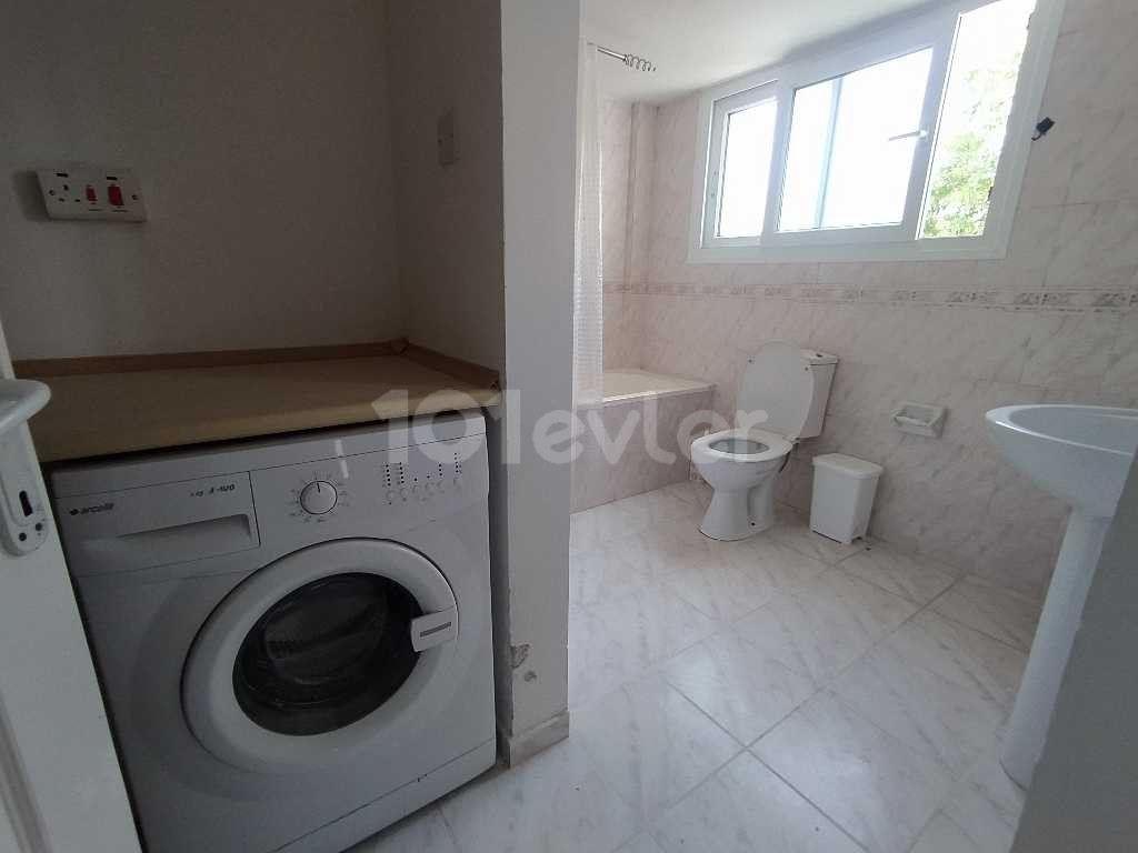 Girne ozanköy de satılık site içerisinde 3+1 villa hisseli