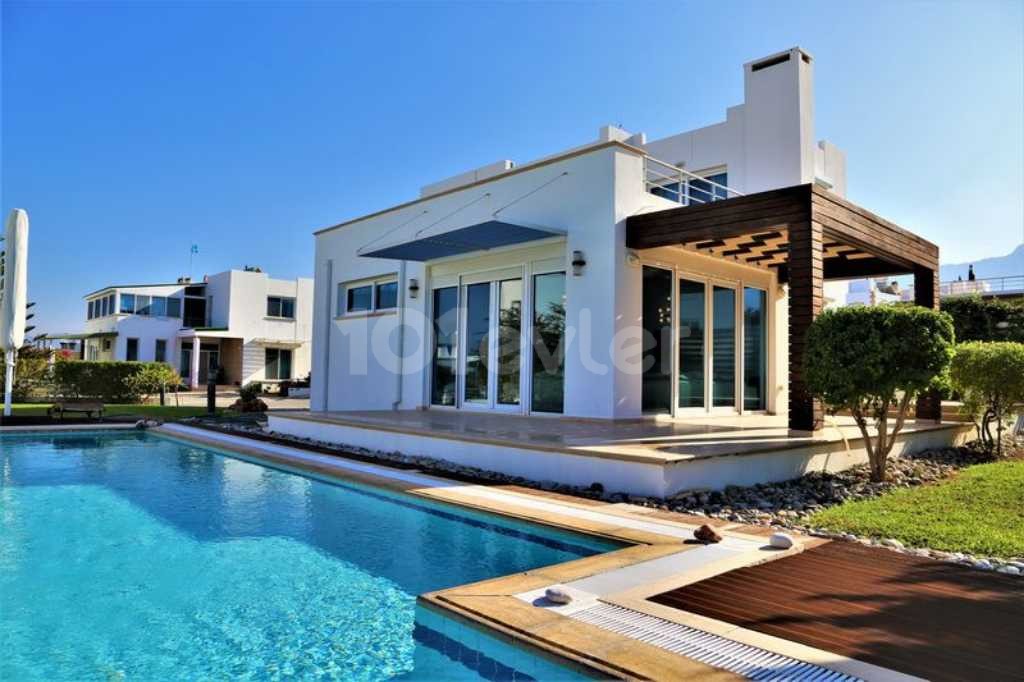 Jahresmiete villa in Kyrenia Chatalköy 200MT vom Meer 4 + 1 Villa mit Pool (wird der Familie zur Verfügung gestellt) ** 