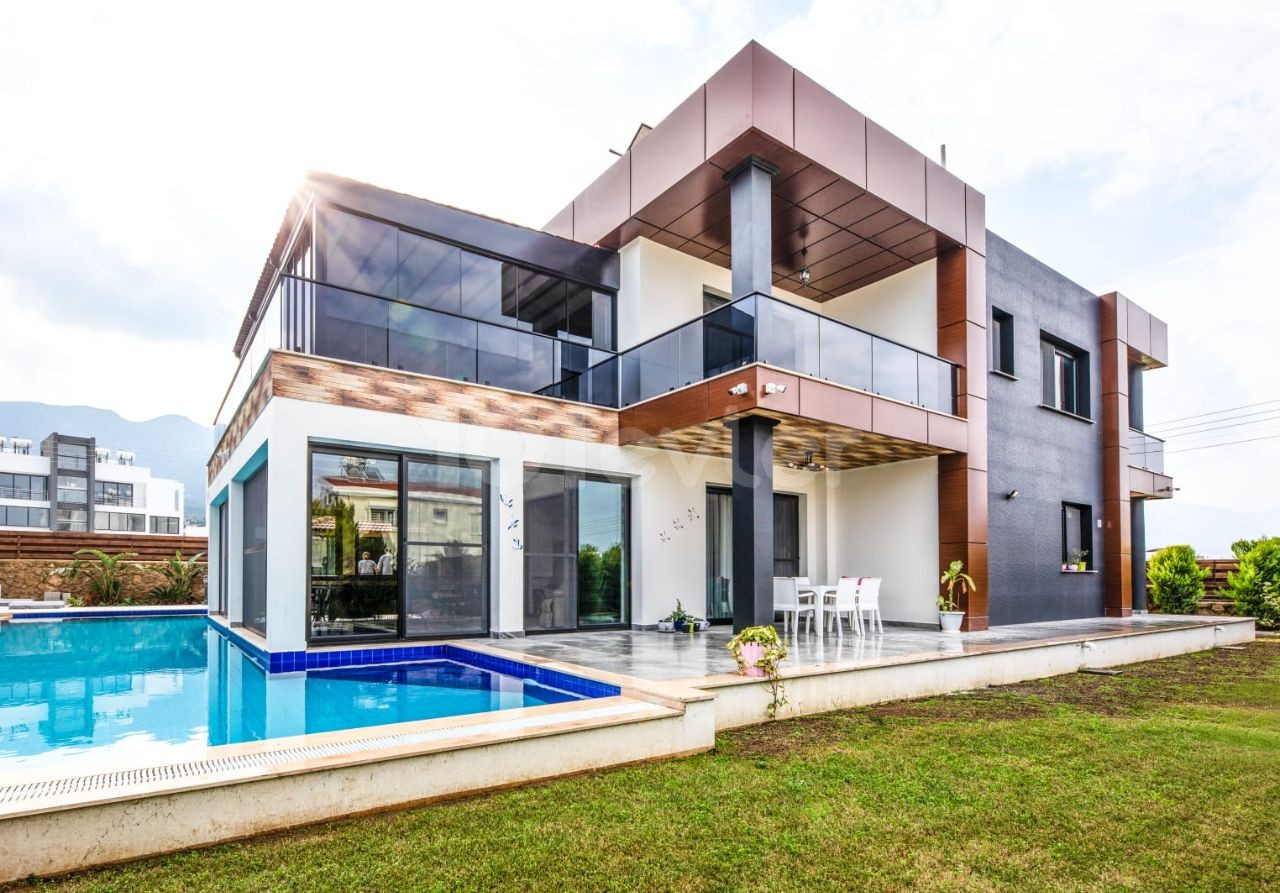  LUXURY VILLA FOR SALE IN EDREMIT, KYRENIA. 