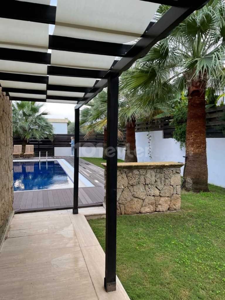 4+1 villa with pool for sale in Girne Bellapais