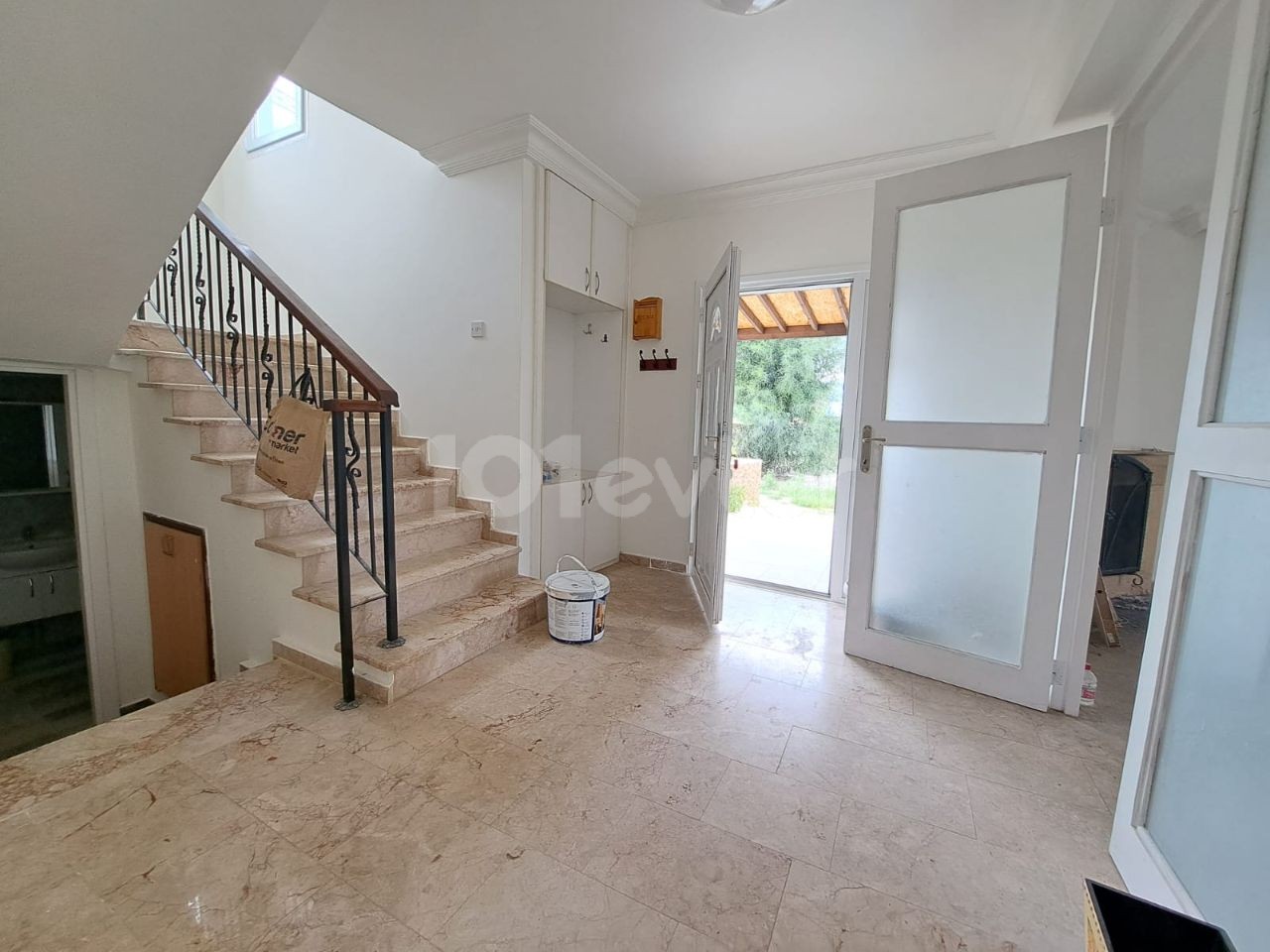 Corner 3+1 Villa for sale in the area of Girne Eleksus Hotel. 