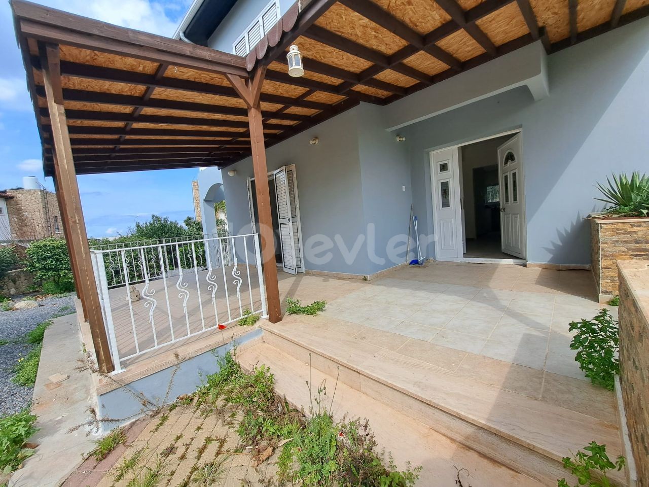 Corner 3+1 Villa for sale in the area of Girne Eleksus Hotel. 