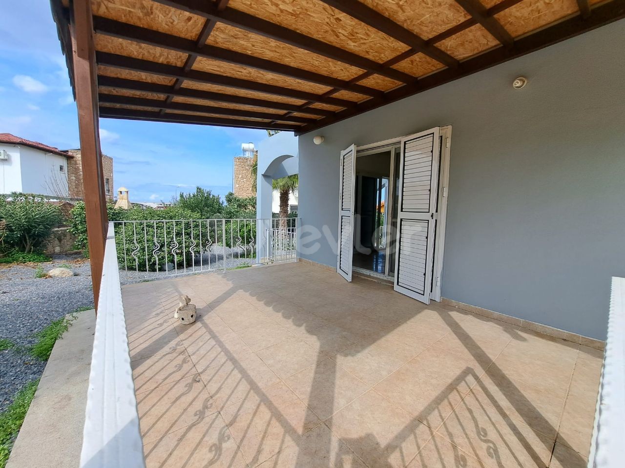 Corner 3+1 Villa for sale in the area of Girne Eleksus Hotel. 